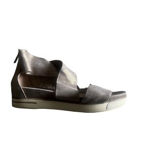 EILEEN FISHER‎ Platinum Metallic Suede Sport Sandals